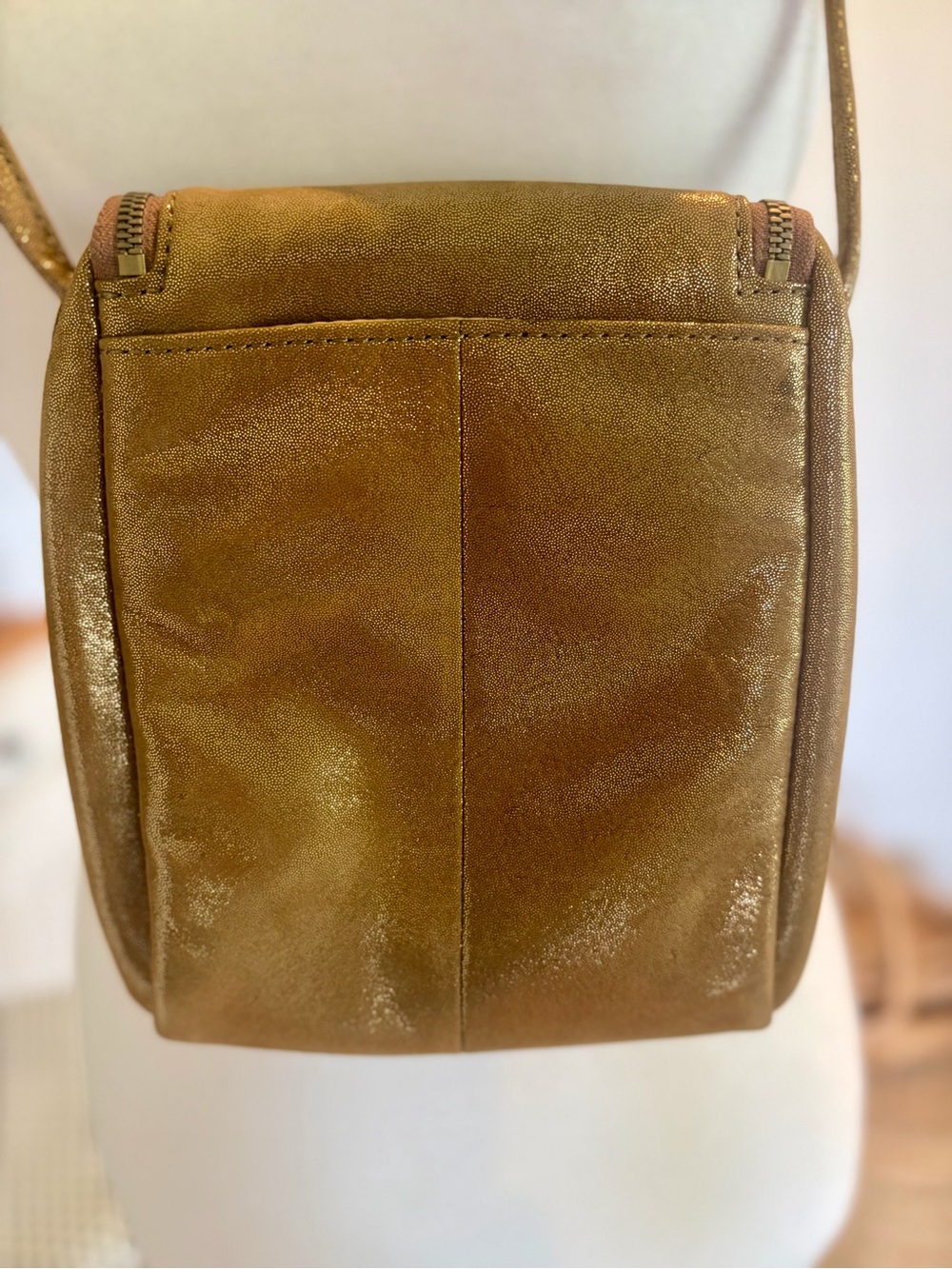 HOBO Fern Shimmer Leather Saddle Bag Crossbody Purse - Picture 5 of 9